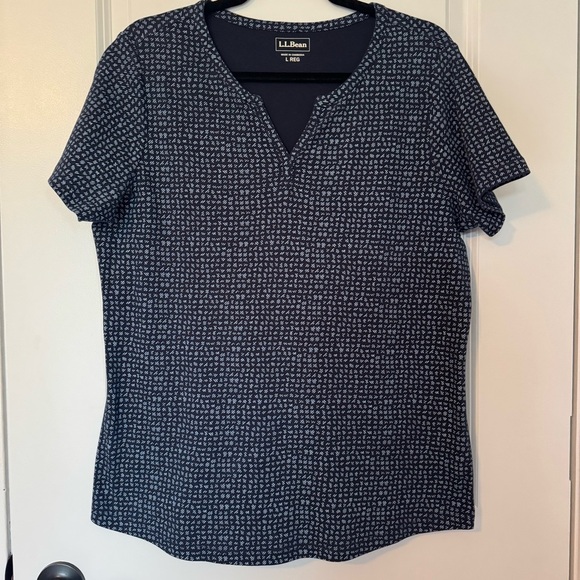 L.L. Bean Women's Navy Blue Patterned Large Short Sleeve Top - Picture 1 of 6